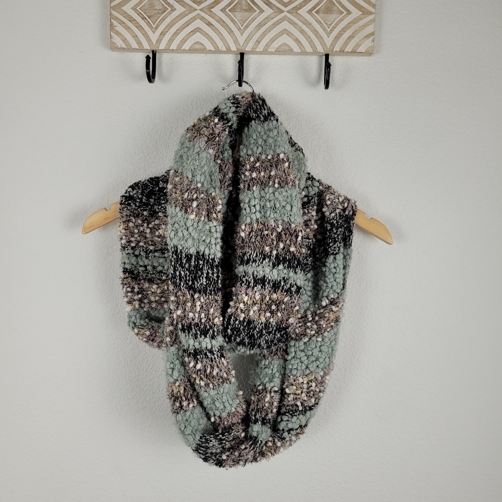 Urban Outfitters escada boho chunky knit infinity scarf